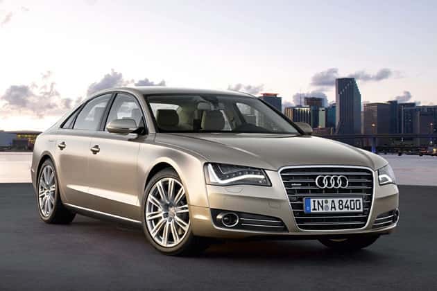 AUDI A8 4.2 под наем