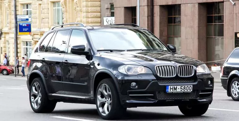 SUV car rental from Universal Car Rent