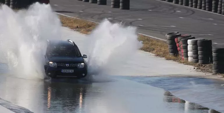 Как да намалите риска от аквапланинг