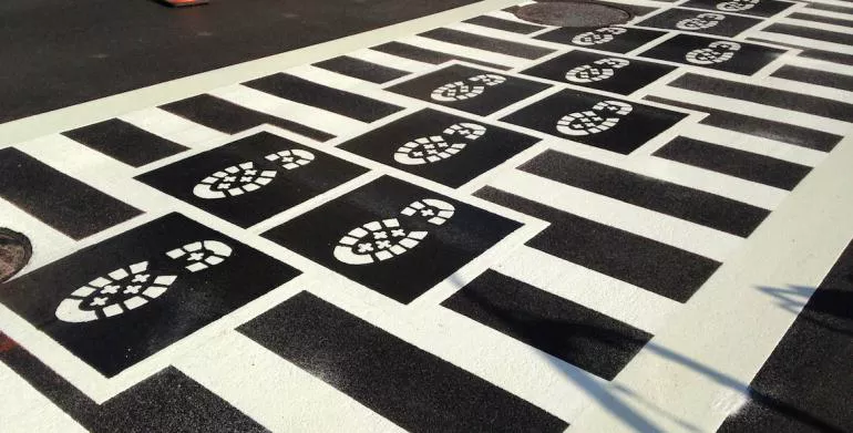 Кой има предимство – една история от квартала