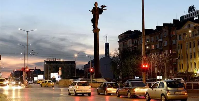 Фикцията „предимство на кръстовище“ и възможното решение