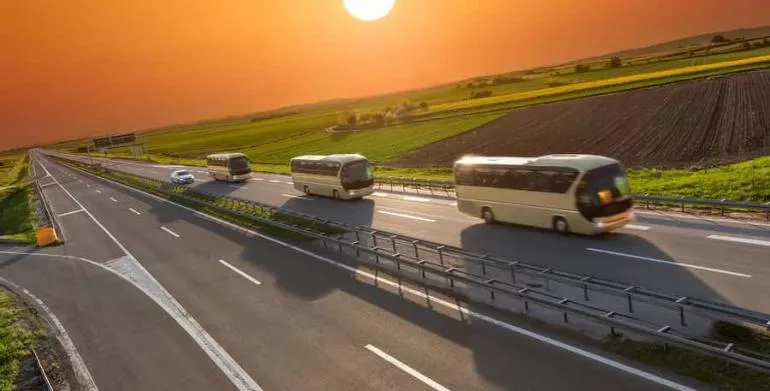 Защо има лява и дясна посока на движение?