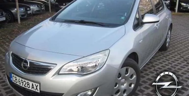 Opel Astra J - practical hatchback car rental