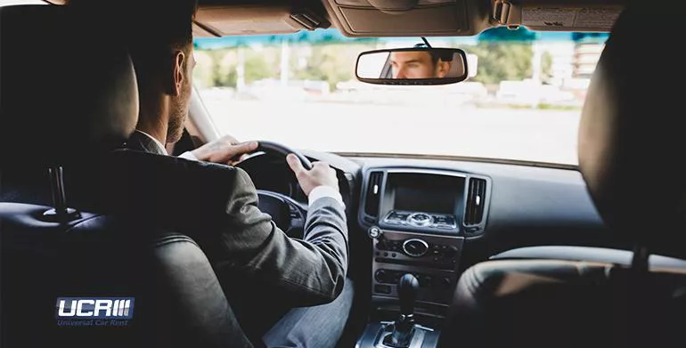 Услуга „допълнителен или професионален шофьор“ на кола под наем 