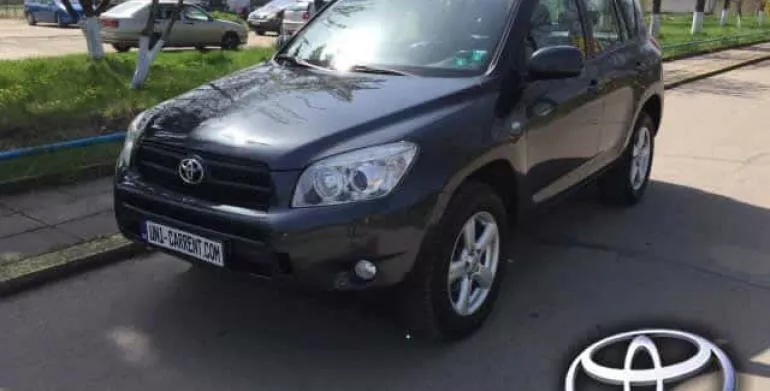 Toyota RAV4 автоматик – един SUV под наем, който ще ви достави удоволствие